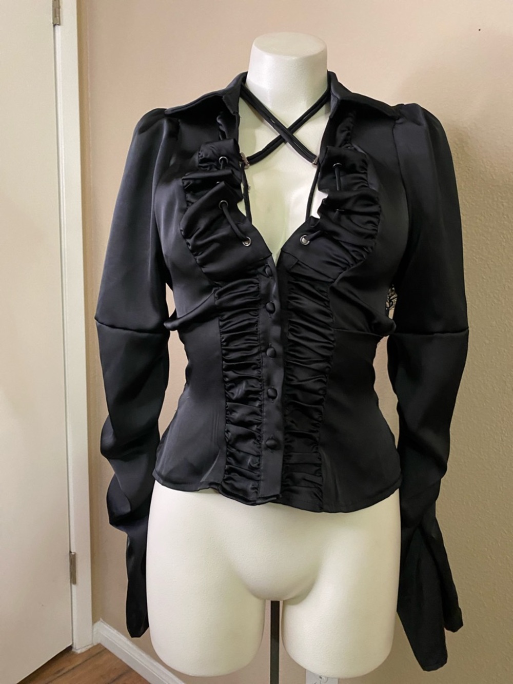 LALADUDU Satin goth rom button up lace up open back top 🖤☠️🖤